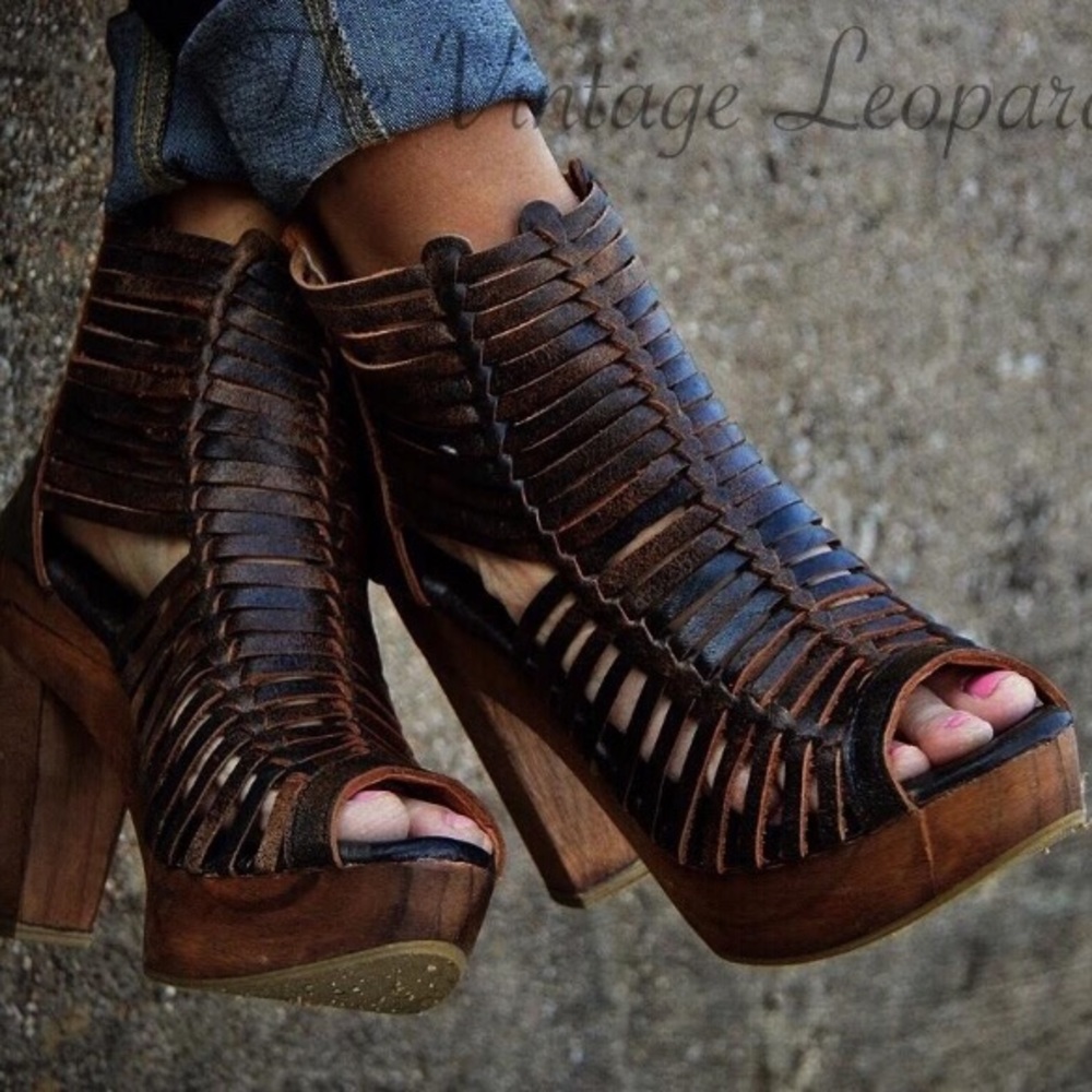 Sbicca Boho Distressed Brown Woven Huarache Leather Platform Wood Heels
